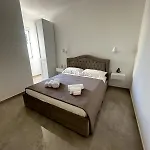 Domus Afrodite - *